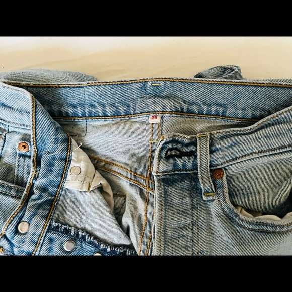 Levi’s Wedgie Icon High-Rise Jeans, Light Blue, 25 - Picture 9 of 10